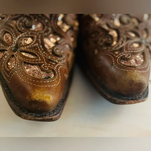 Corral Handcrafted Boots - Picture 3 of 8